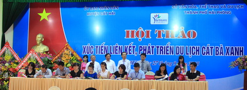 Tổng cục trưởng TCDL Nguyễn Văn Tuấn cùng Lãnh đạo UBND và Sở VHTTDL Hải Phòng chứng kiến lễ ký kết